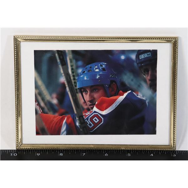 FRAMED PHOTO OF WAYNE GRETZKY