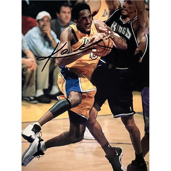 LA Lakers Kobe Bryant signed photo