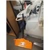 Image 1 : 1 Snow Shovel