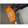 Image 2 : 1 Snow Shovel