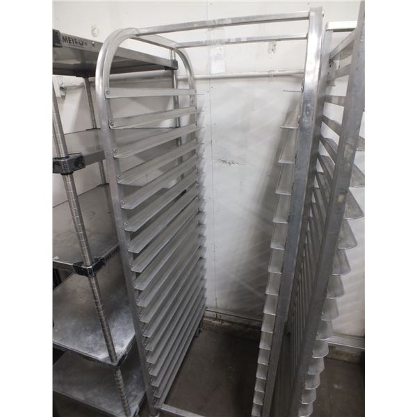 Baker Tray Rack on Wheels
