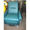 Image 1 : Reclining Bariatric Geriatric Chair On Wheels
