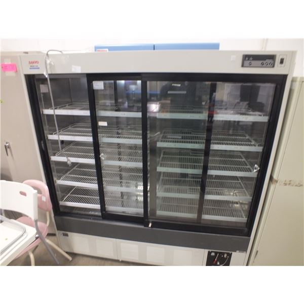 Sanyo Medi Cooler w/ Key