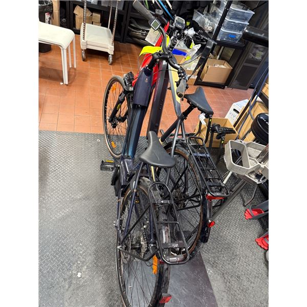 LOT DE 2 VELO ELECTRIQUES PLIABLES ASST, POUR PIÈCES