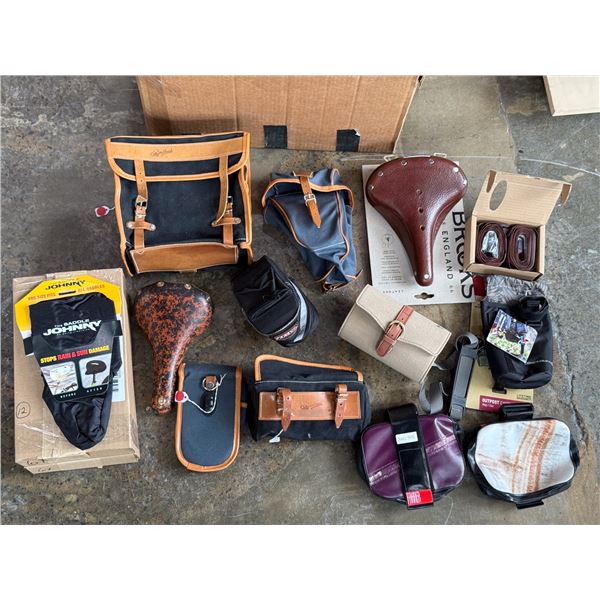 LOT D'ACCESSOIRES ASSORTIS