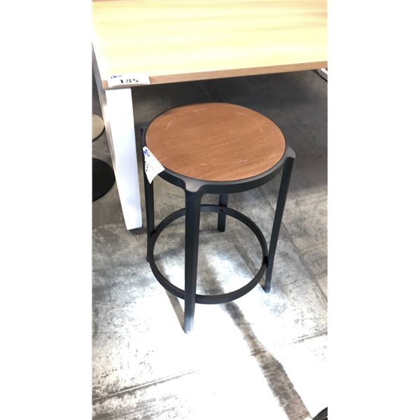 WALNUT/BLACK 25  H STOOL