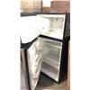 Image 2 : FRIGIDAIRE SS FRIDGE/FREEZER 28X31X65H"