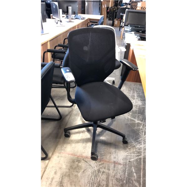 BLACK MESH BACK TASK CHAIR