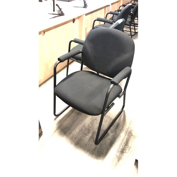 BLACK SLED BASE CLIENT CHAIR