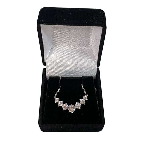 1.70 CT GRA Certified Round Brilliant Cut Moissanite Stones VVS D Color With Larger Stone Set In Cen