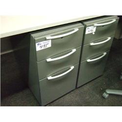 Grey 3 Drawer Roling Pedestal