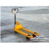 Image 4 : 3000 KG. INDUSTRIAL PALLET JACK