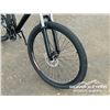 Image 11 : 26 IN. DEVIANT MOUNTAIN BIKE