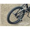 Image 8 : DEVIANT TRICK BIKE