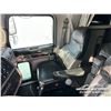 Image 8 : 2016 PETERBILT 367 TRI DRIVE SLEEPER TRUCK TRACTOR