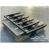 Image 3 : 60 IN. CLAMP ON TRACTOR FORKS