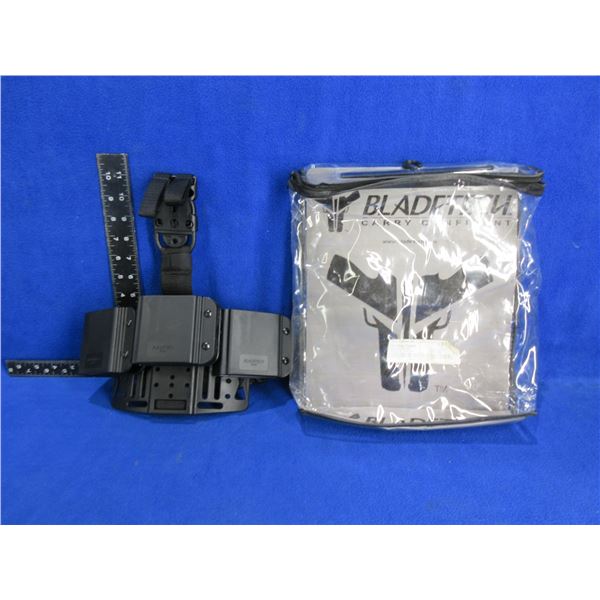 Blade-Tech Revolution AR-15/M4 Triple Hip Mag Pouch