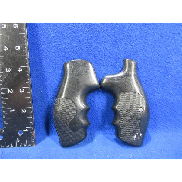 Smith & Wesson "K" Frame Polymer Grips with Screw