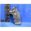 Image 2 : Pachmayr Ruger Redhawk Finger Groove Grips with Screw