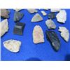 Image 2 : 19 Native American Arrowheads (Chips and Pieces)