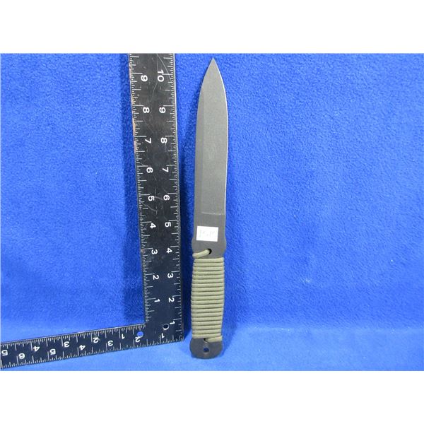 Cold Steel Throwing Knife - Paracord Wrapped Handle