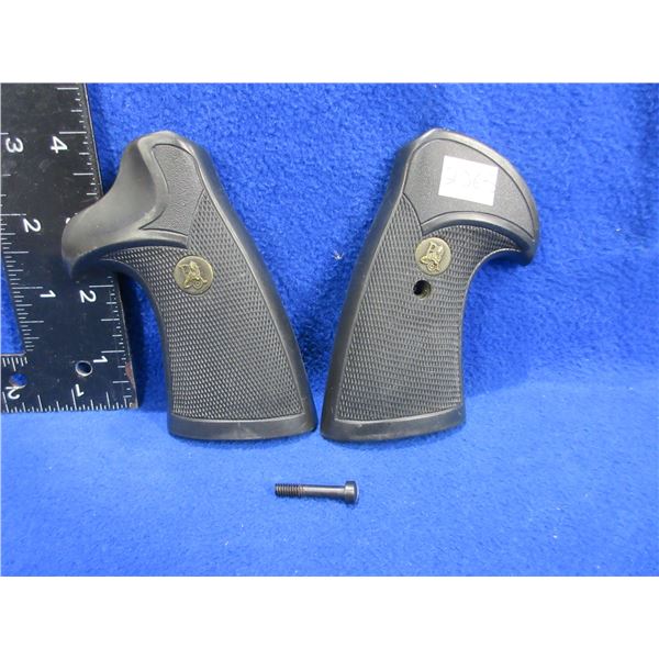 Pachmayr S&W "J" Frame Square Butt Small Grips