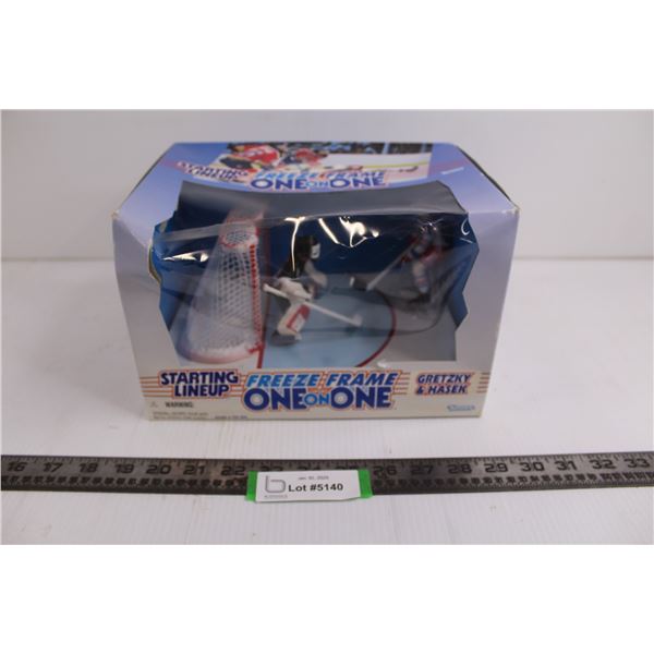 Kenner Freeze Frame One-on-One Starting Line-up Dual Figures Pack (Wayne Gretzky & Dom Hasek) NIB