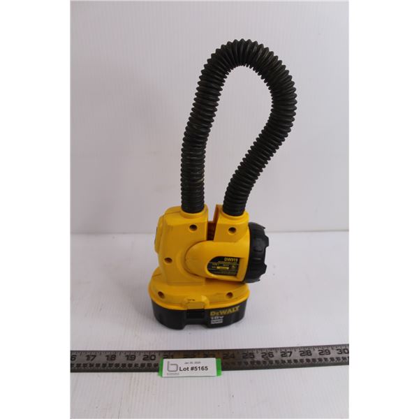 Dewalt DW919 Rechargeable Light - Working