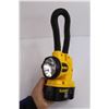 Image 3 : Dewalt DW919 Rechargeable Light - Working