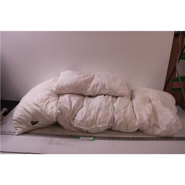 (5) Foam Piece Pillows - Various Sizes