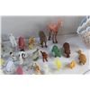 Image 9 : Animal and Livestock Ornaments, Baskets, Toy Plants, Coin Bags, Sunglasses and Misc
