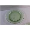 Image 2 : (4) Green Glass Dining Plates