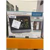 Image 2 : La Crosse Technology Wireless Color Weather Station