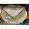 Image 1 : Round Dog Bed with Removable Top Cover
