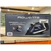 Image 2 : Rowenta Iron with powerful steam and cord retractable