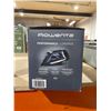 Image 3 : Rowenta Iron with powerful steam and cord retractable