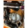 Image 4 : Kitchenaid® Professional 550 HD 5.5 QT (5.2 L) Bowl-Lift Stand Mixer KV25MCXOB - No Beater Attachmen