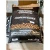 Image 2 : Louisiana Grills 100% Natural BBQ Hardwood Pellets Premium / Competition Blend 40lbs