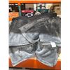 Image 1 : Kirkland Signature Plush King Size Blanket