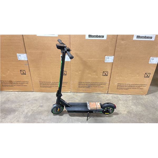 ACER SERIES 3 AES013 ELECTRIC SCOOTER WITH A 36V/250W HUB MOTOR, A MAX DISTANCE OF UP TO 30 KM,
