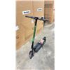 Image 2 : ACER SERIES 3 AES013 ELECTRIC SCOOTER WITH A 36V/250W HUB MOTOR, A MAX DISTANCE OF UP TO 30 KM,
