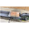 Image 4 : ACER SERIES 3 AES013 ELECTRIC SCOOTER WITH A 36V/250W HUB MOTOR, A MAX DISTANCE OF UP TO 30 KM,