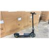 Image 6 : ACER SERIES 3 AES013 ELECTRIC SCOOTER WITH A 36V/250W HUB MOTOR, A MAX DISTANCE OF UP TO 30 KM,