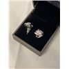 Image 2 : STUD EARRINGS WITH STONES