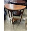 Image 2 : 2 SMALL WOOD TABLES