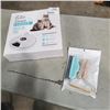 Image 1 : PET TIMED FEEDER AND GROOMING KIT