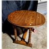 Image 2 : Small VTG Drop Leaf Table