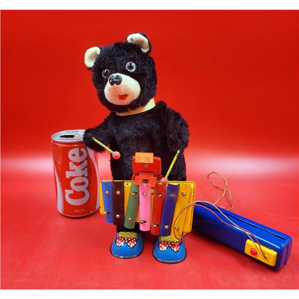 VTG Battery Operated Walking Bear w/ Xylophone