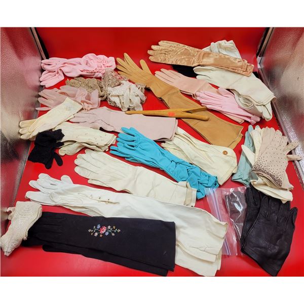 Lot Of Vintage Gardening Gloves