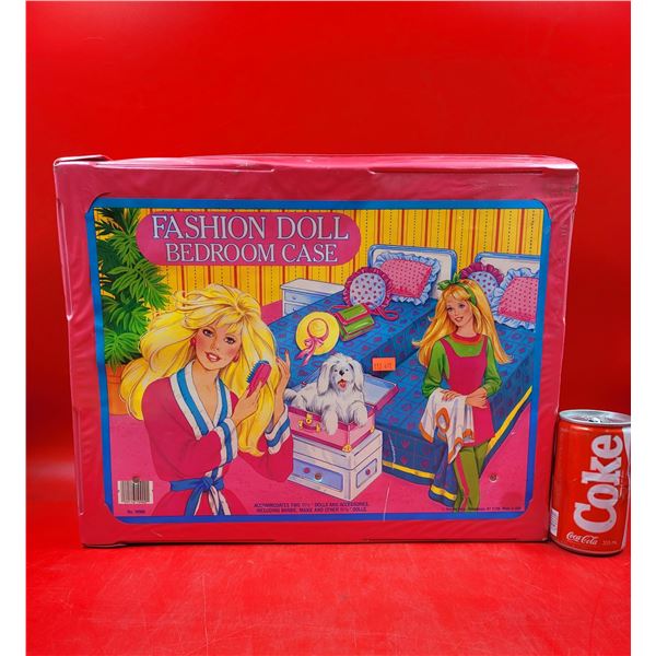 VTG Fashion Doll Bedroom Case